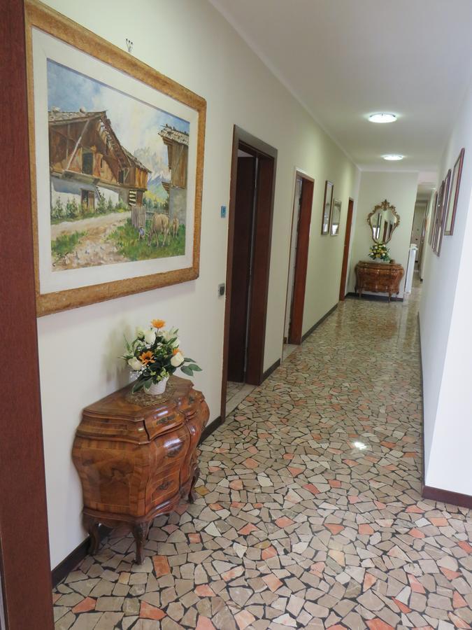 Garni Domus Mea Hotell Merano Exteriör bild