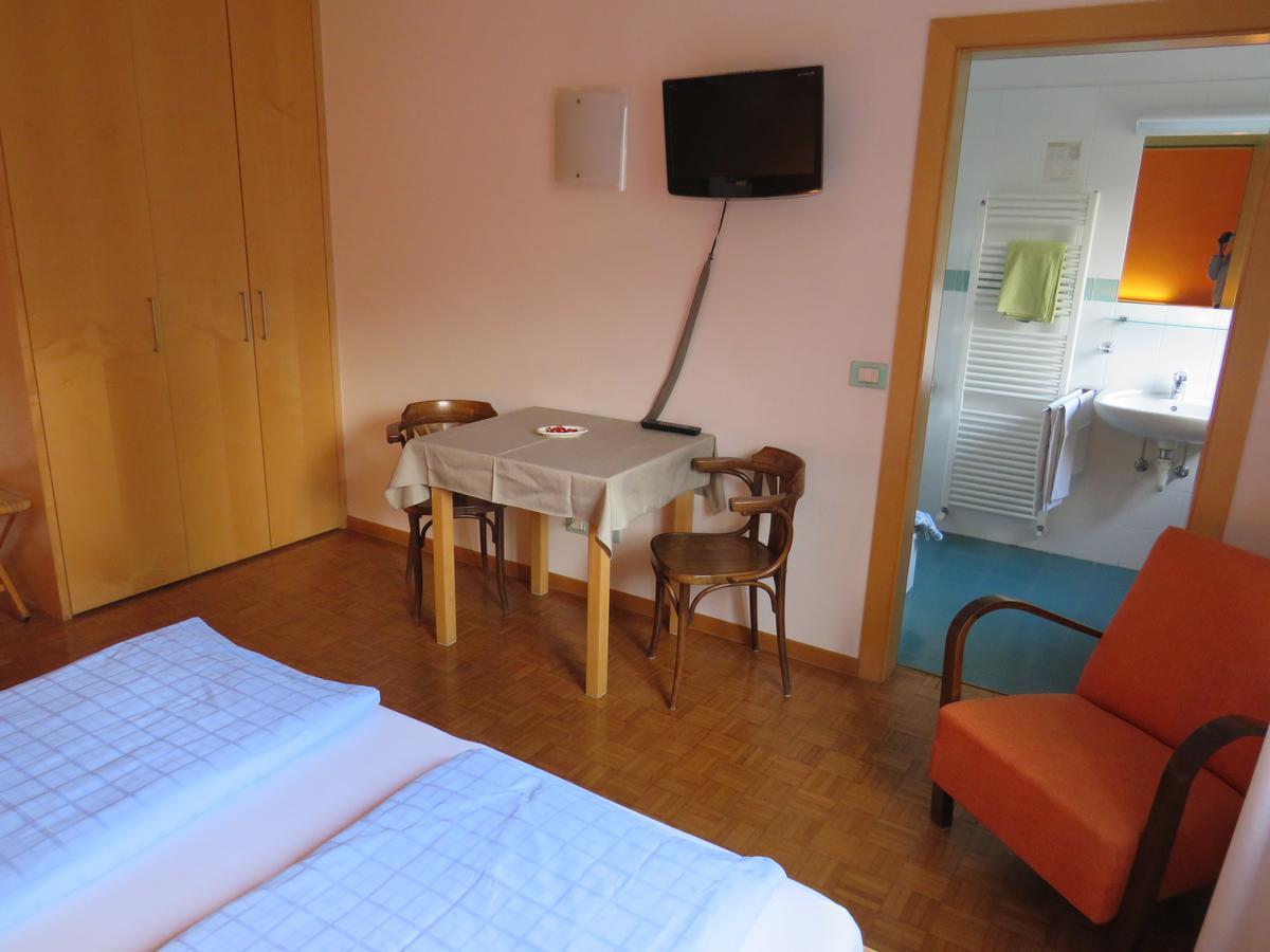 Garni Domus Mea Hotell Merano Exteriör bild