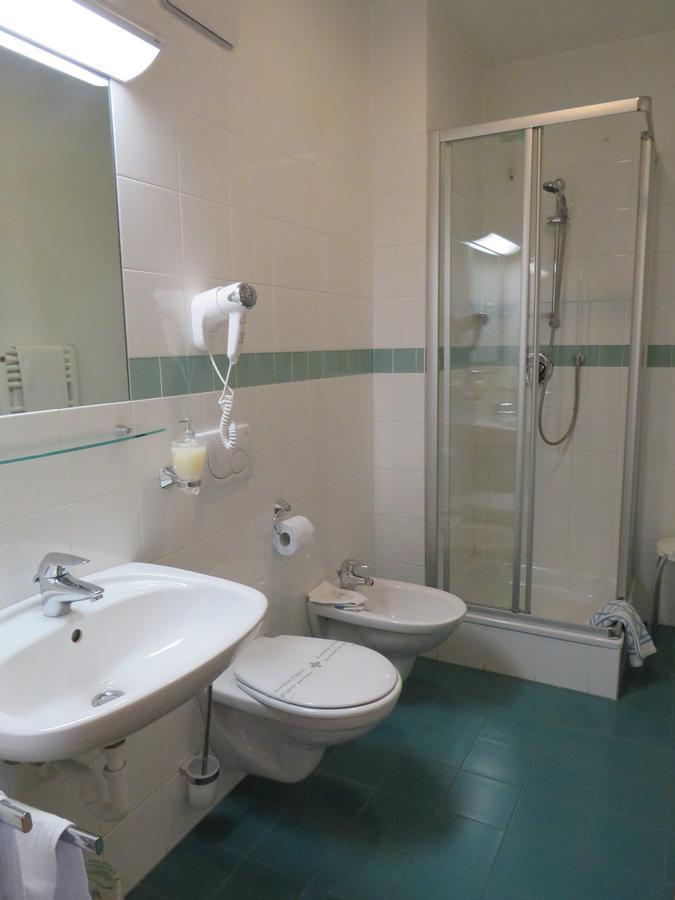 Garni Domus Mea Hotell Merano Exteriör bild