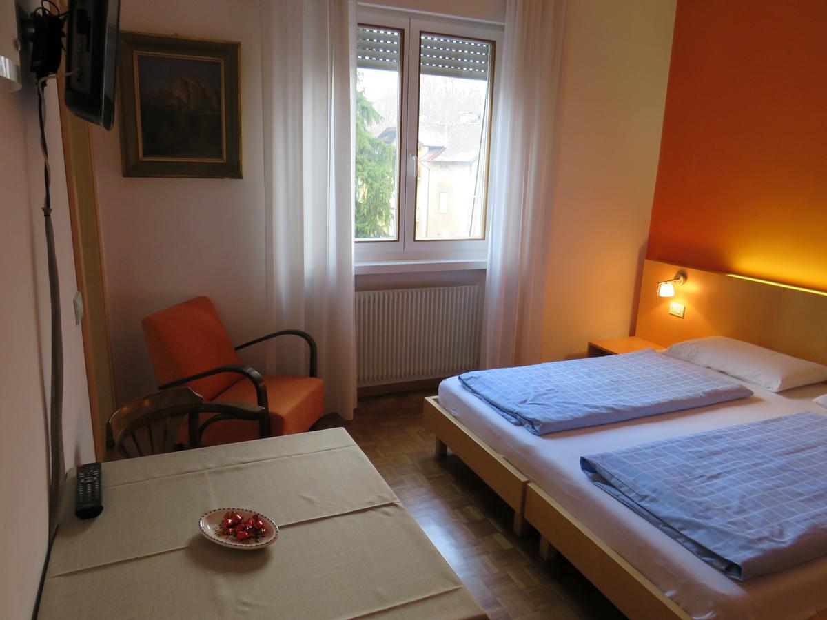 Garni Domus Mea Hotell Merano Exteriör bild