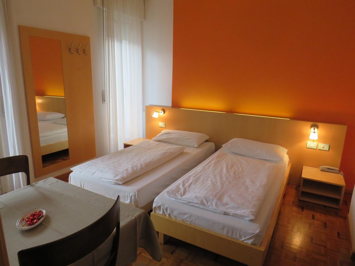 Garni Domus Mea Hotell Merano Exteriör bild