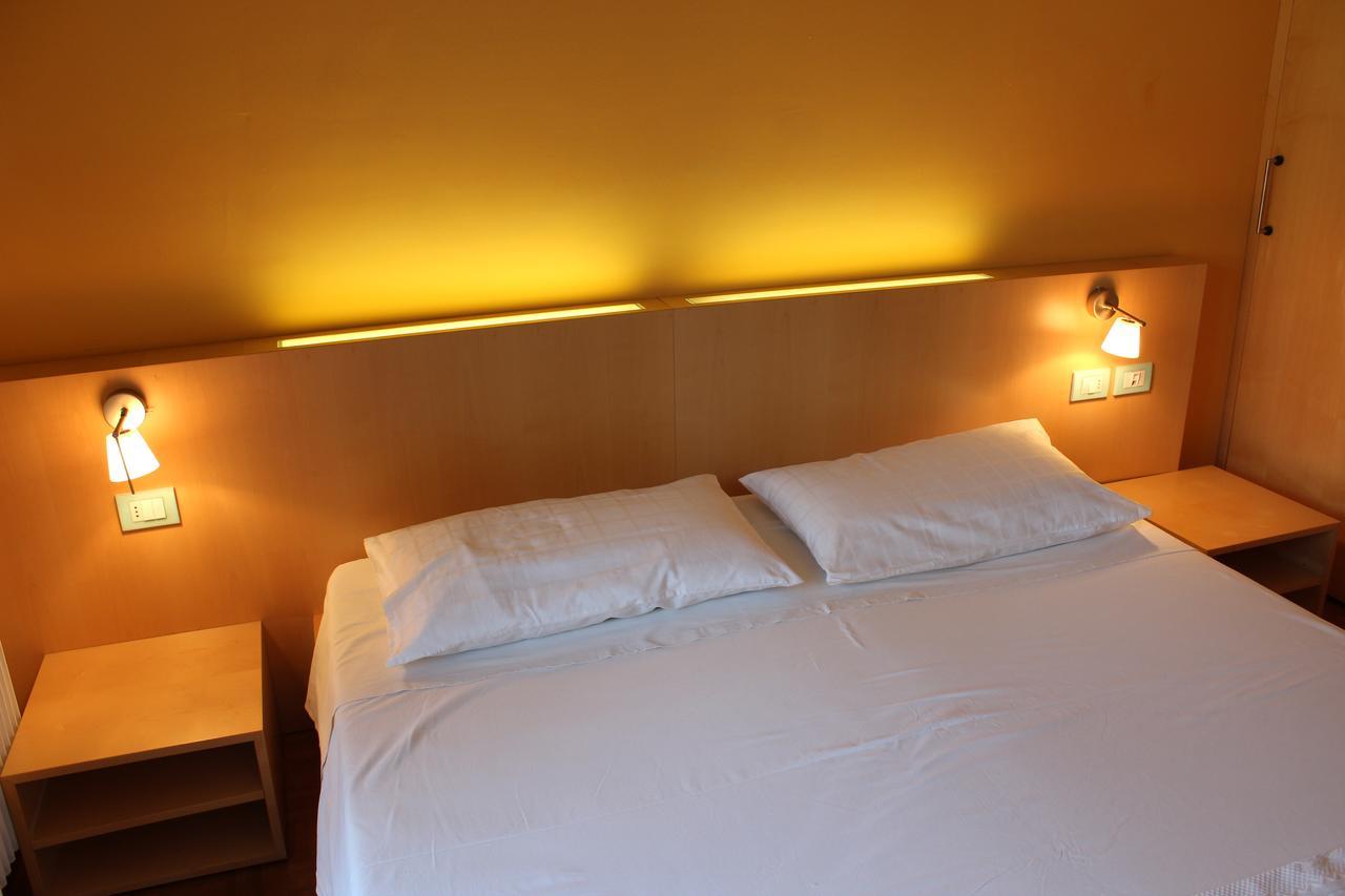 Garni Domus Mea Hotell Merano Exteriör bild